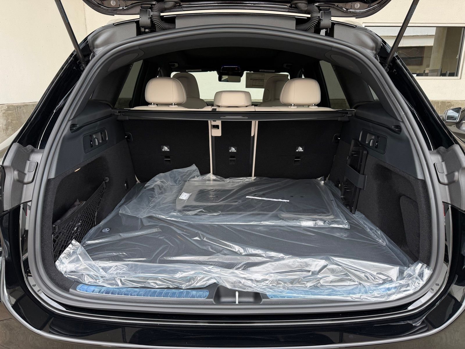 New 2026 Black Mercedes-Benz GLC 300 image 21