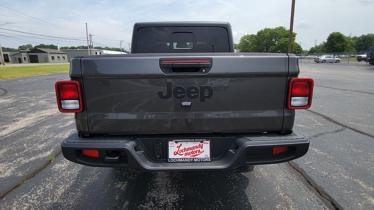 New 2026 Granite Crystal Metallic Clear-Coat Exterior Paint Jeep Sport S image 7