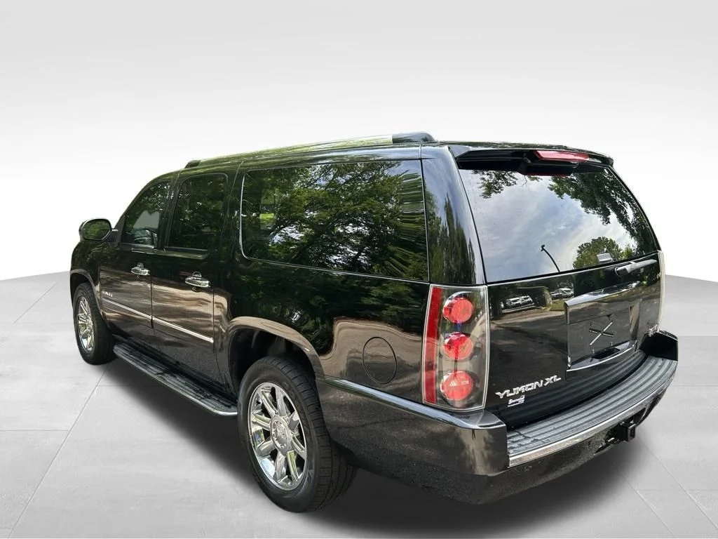 Used 2014 Black GMC Denali image 3