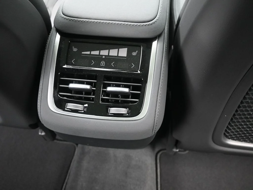 New 2026 Vapour Grey Volvo Core image 20