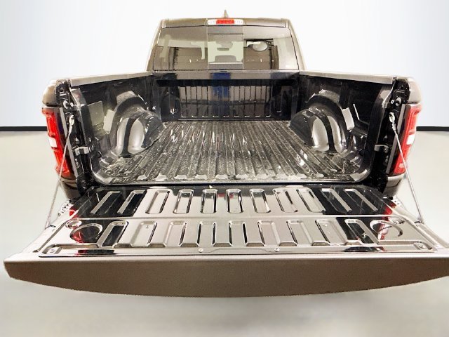 New 2026 Diamond Black Crystal Pearl-Coat Exterior Paint RAM Express image 23