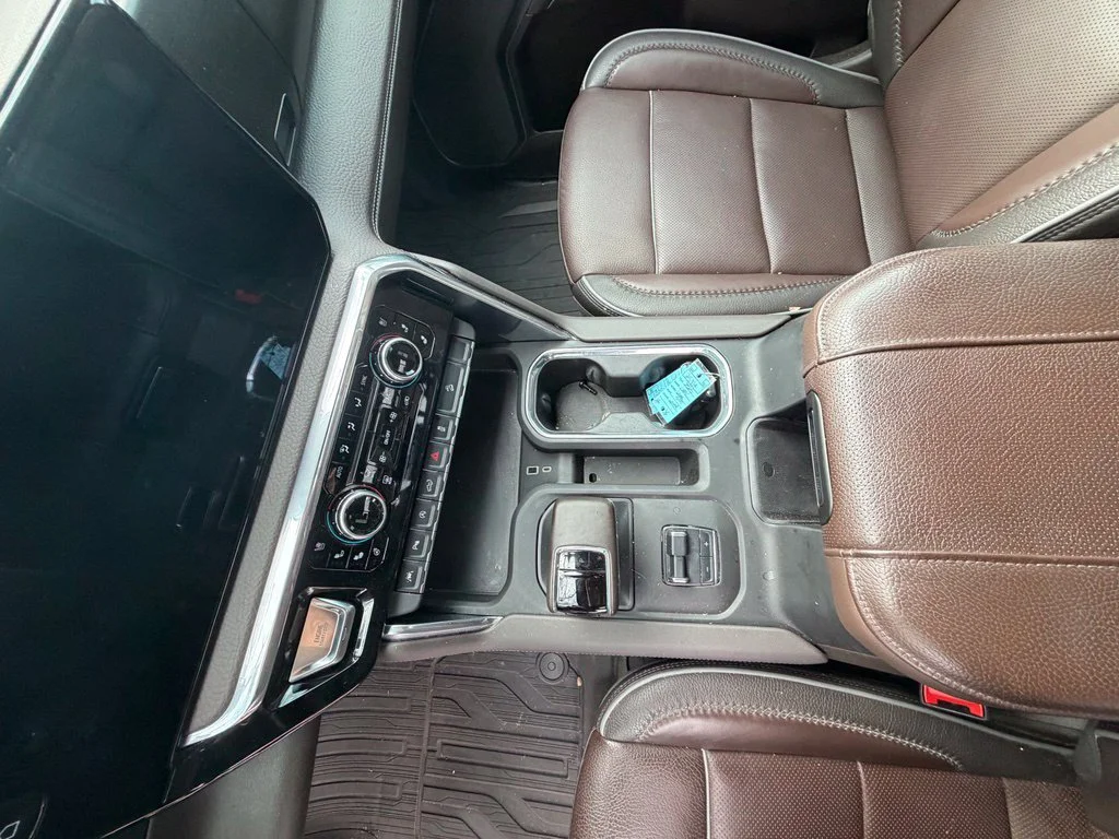 Used 2025 White GMC Denali image 16
