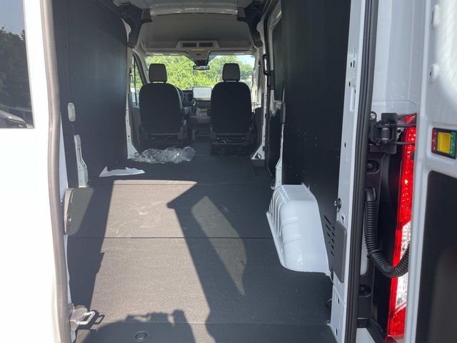 New 2026 Oxford White Ford Cargo Van image 4