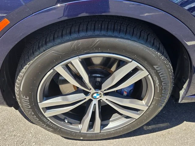 Used 2024 Tanzanite Blue II Metallic BMW xDrive40i image 11
