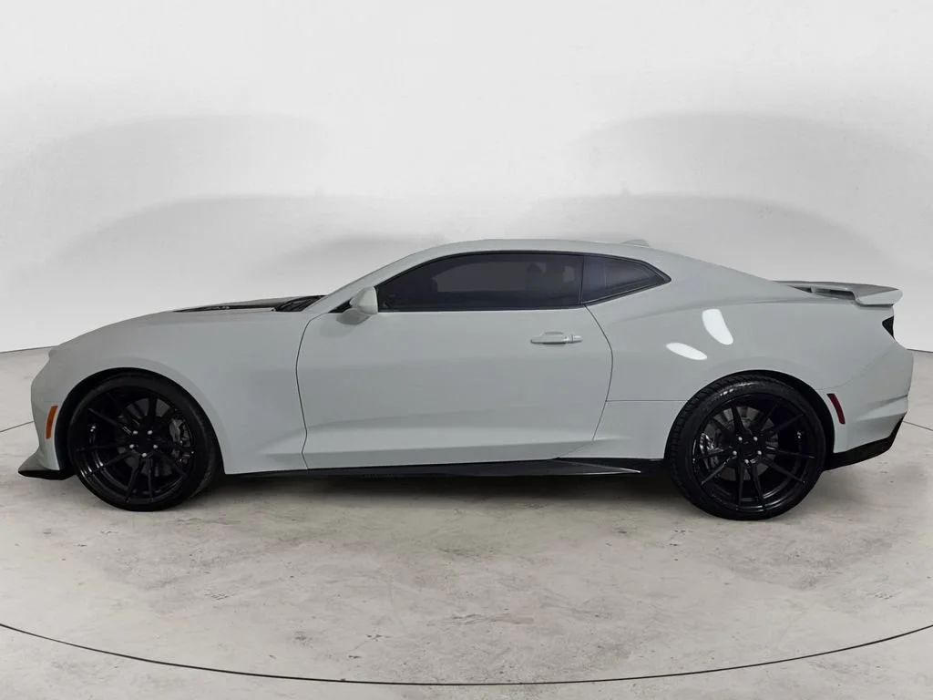 Used 2022 Summit White Chevrolet ZL1 image 8