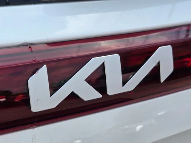 Used 2024 White Kia SX image 20