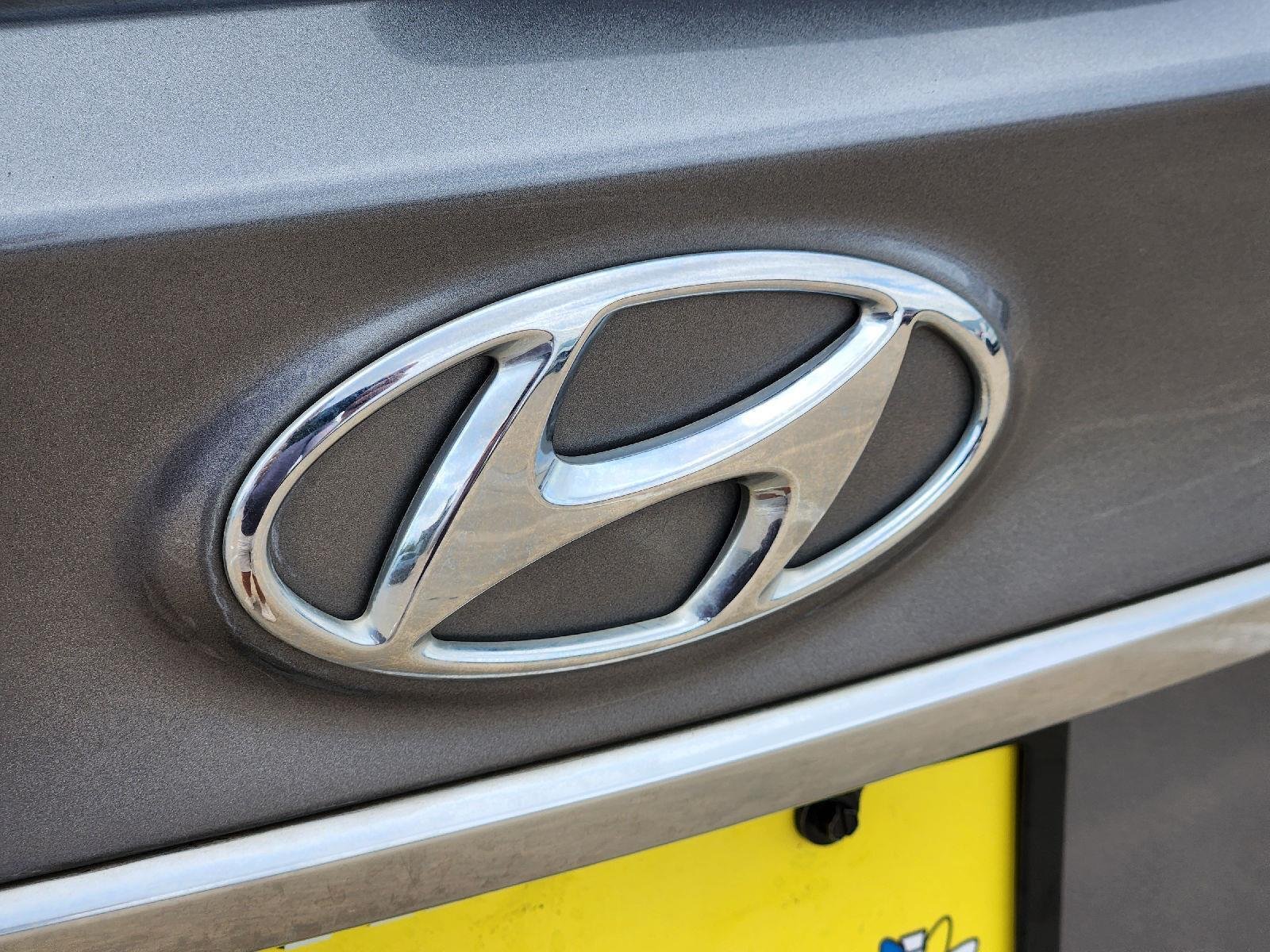 Certified Used 2019 Machine Gray Hyundai SE image 11