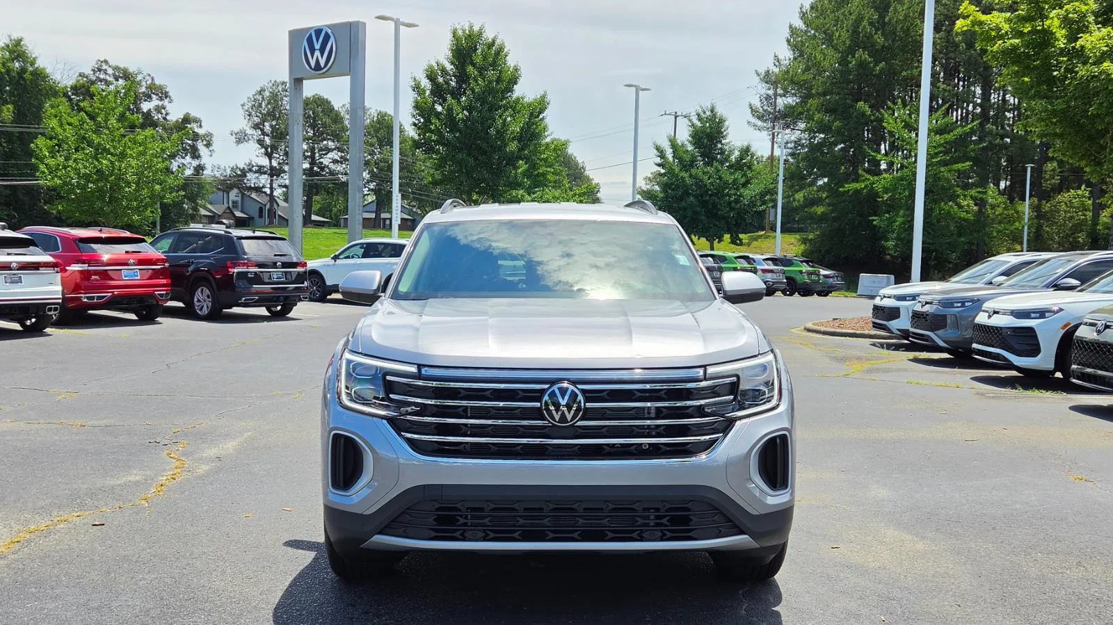 New 2026 silver mist metallic Volkswagen 2.0T SE image 9