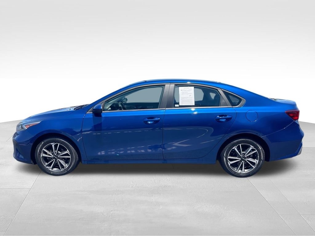 Used 2024 Blue Kia LXS image 5