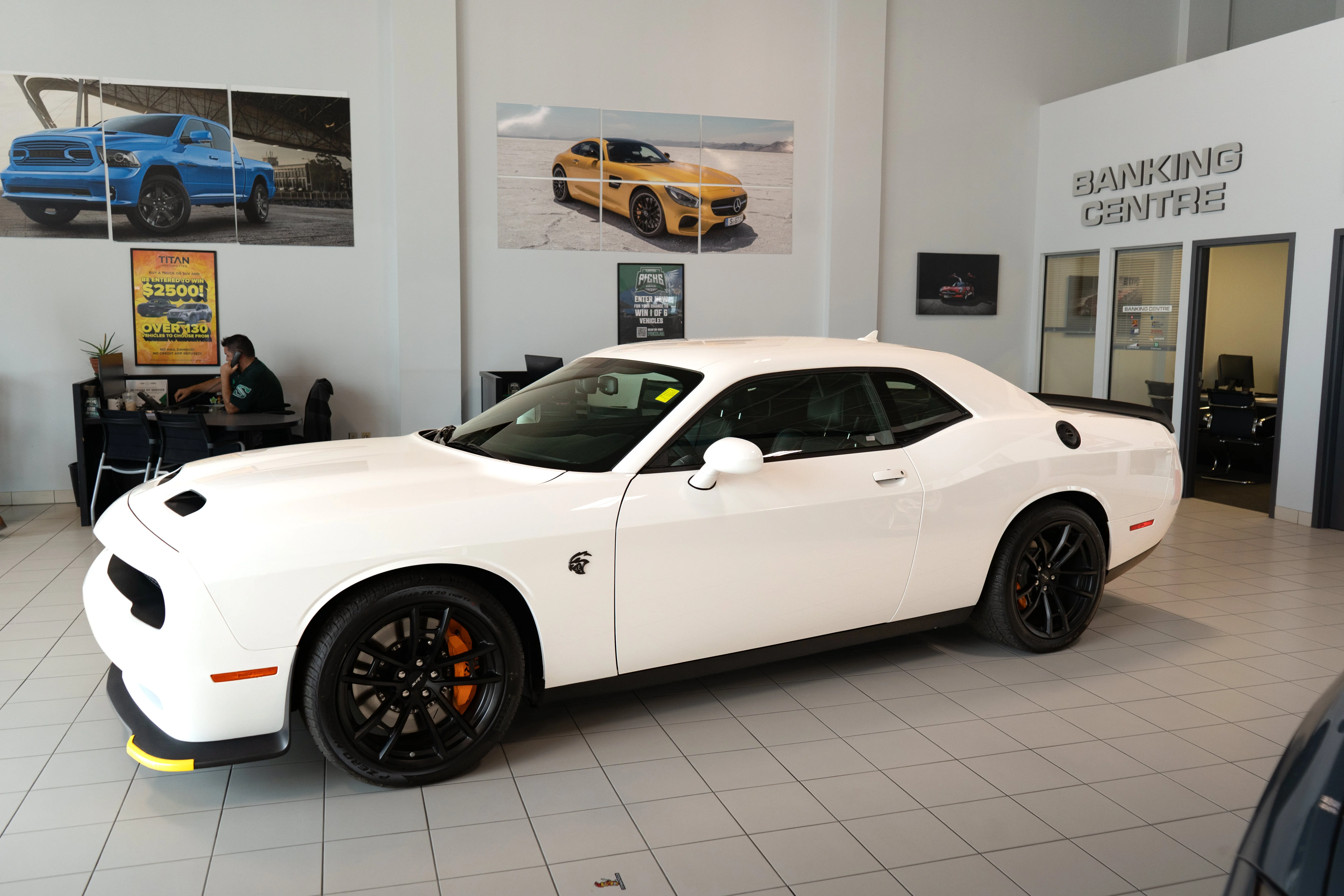 Used 2023 White Knuckle Dodge SRT Hellcat Jailbreak*NO LUX TAX! | 717HP!! | Only 233KM! | Cooled Alcantara Seats | Harman/Kardon image 7