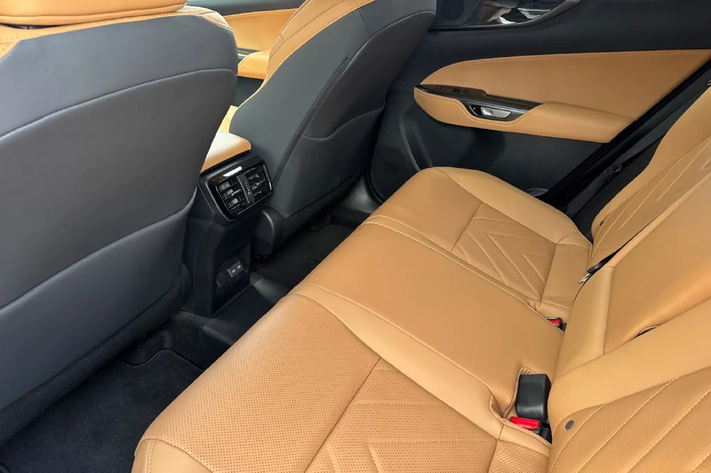 2026 Lexus NX 450h+ Premium - Photo 12