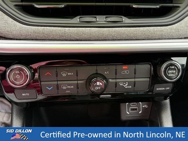 Used 2023 Sting-Gray Clearcoat Jeep Latitude Lux image 17