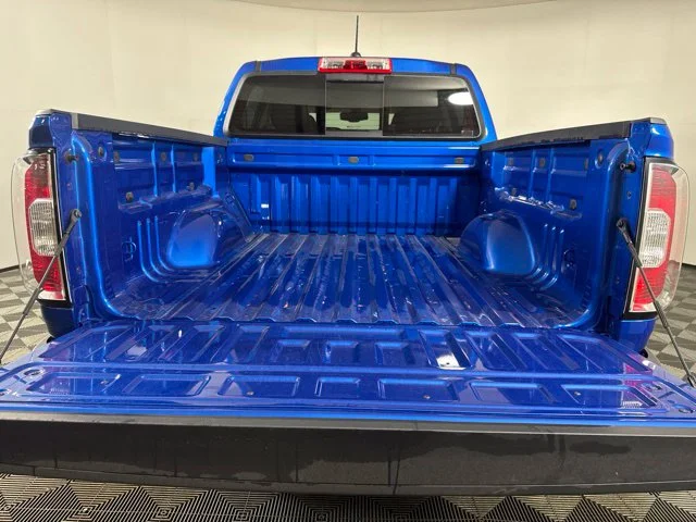 Used 2022 Blue Metallic GMC Elevation image 20
