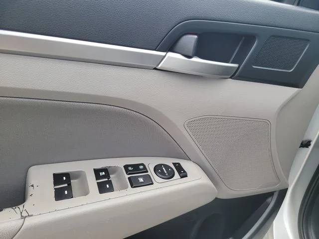 Used 2020 Silver Hyundai SEL image 16