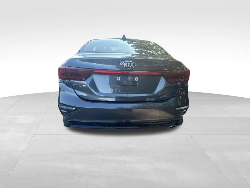 Used 2019 Gray Kia LXS image 5