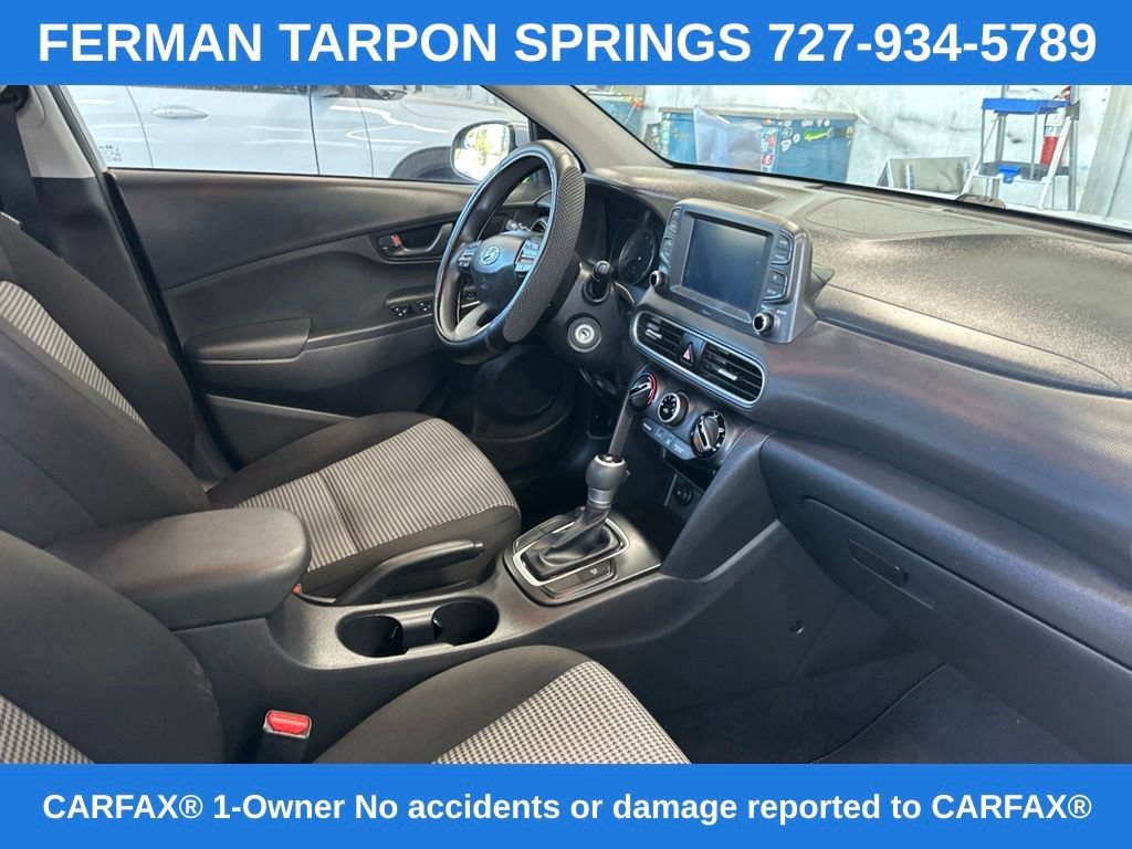 Used 2019 White Hyundai SE image 6