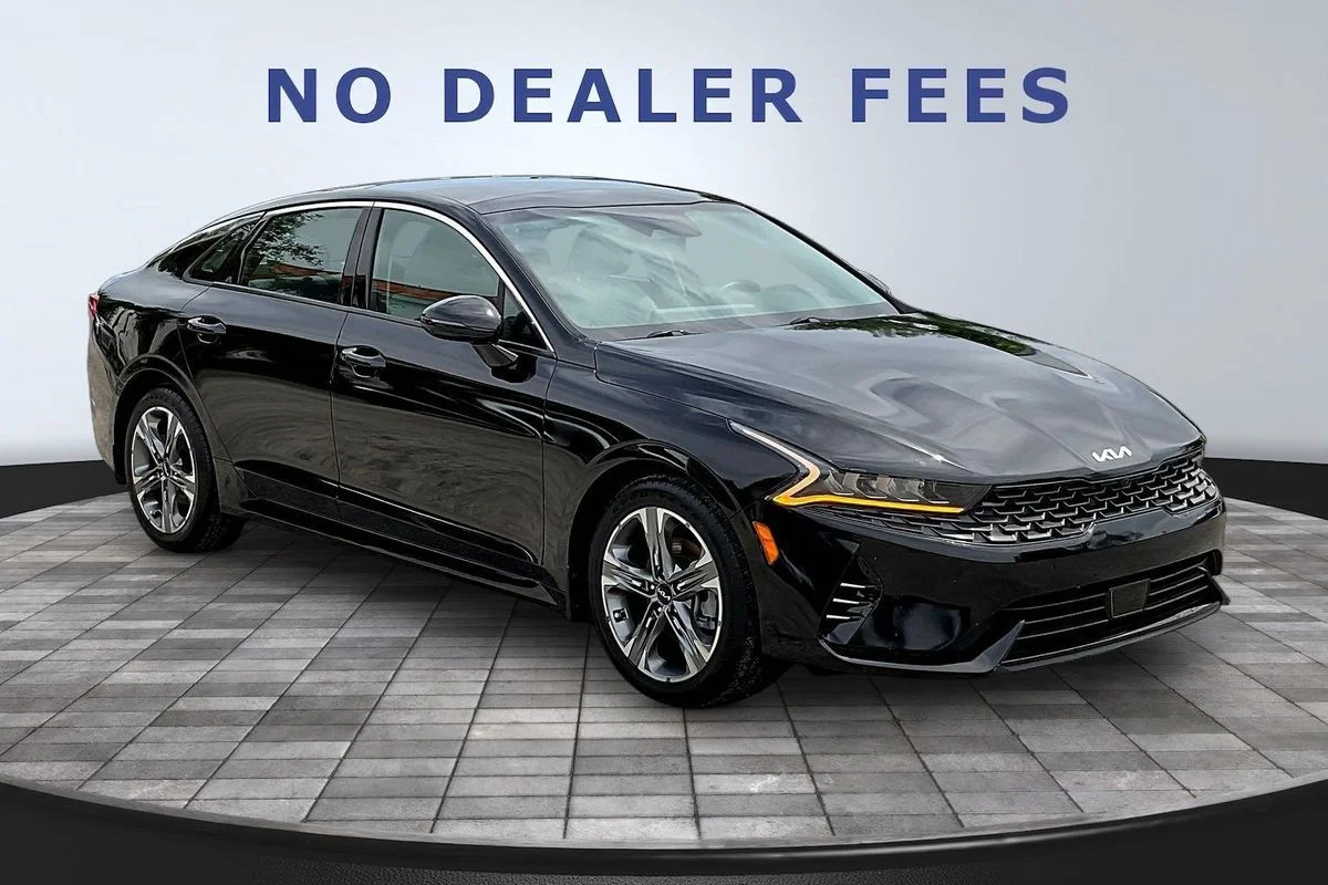 Used 2023  Kia EX image 3