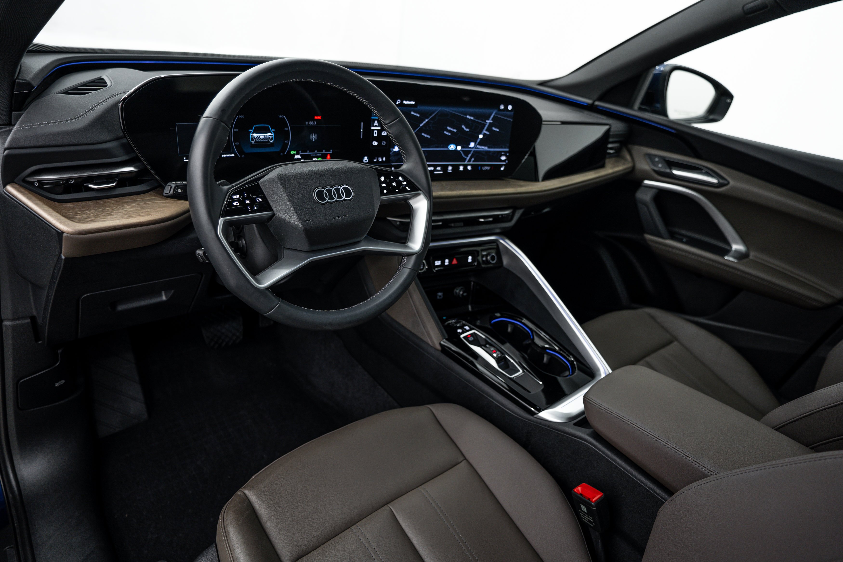 Used 2025 Navarra Blue Metallic Audi Premium image 10