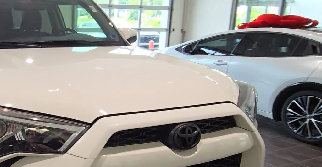 Used 2018 White Toyota SR5 image 5