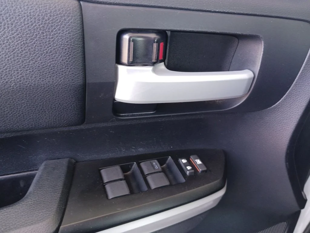 Used 2021 White Toyota SR5 image 29