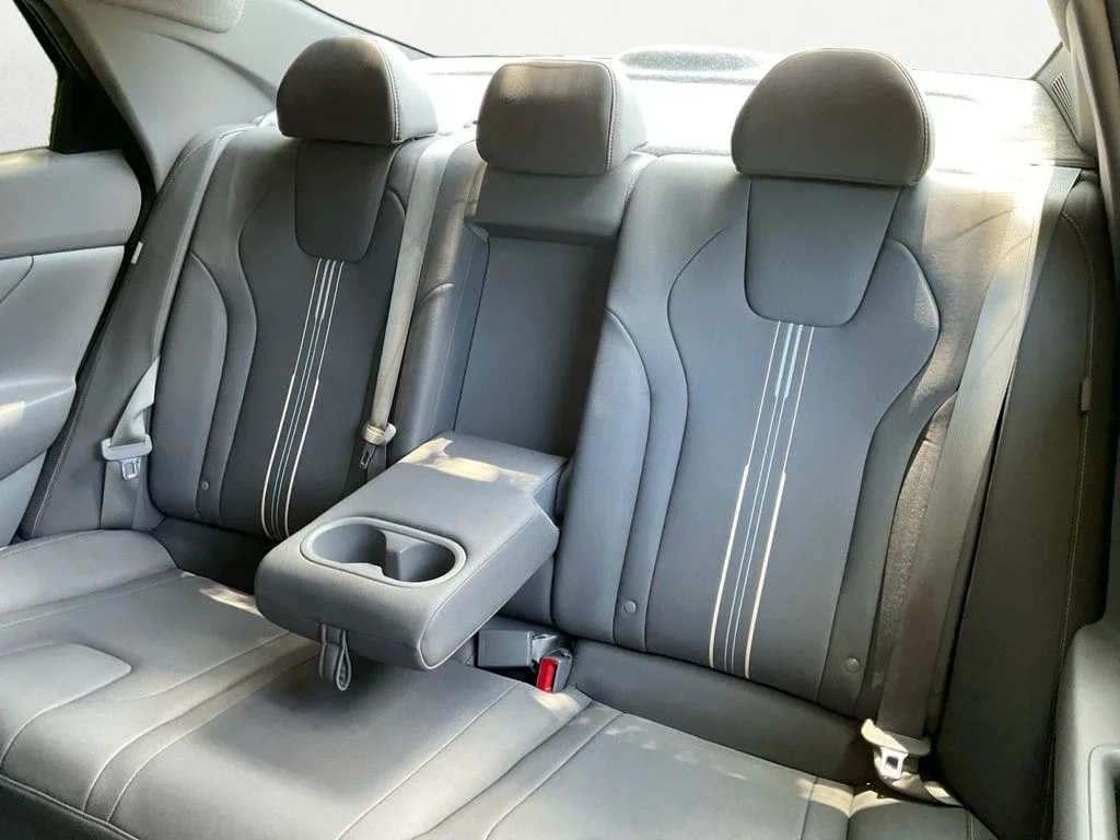 Used 2025 Gray Hyundai SEL Convenience image 9