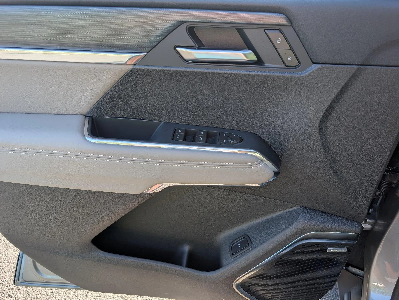 New 2027 Sterling Metallic GMC Elevation image 20