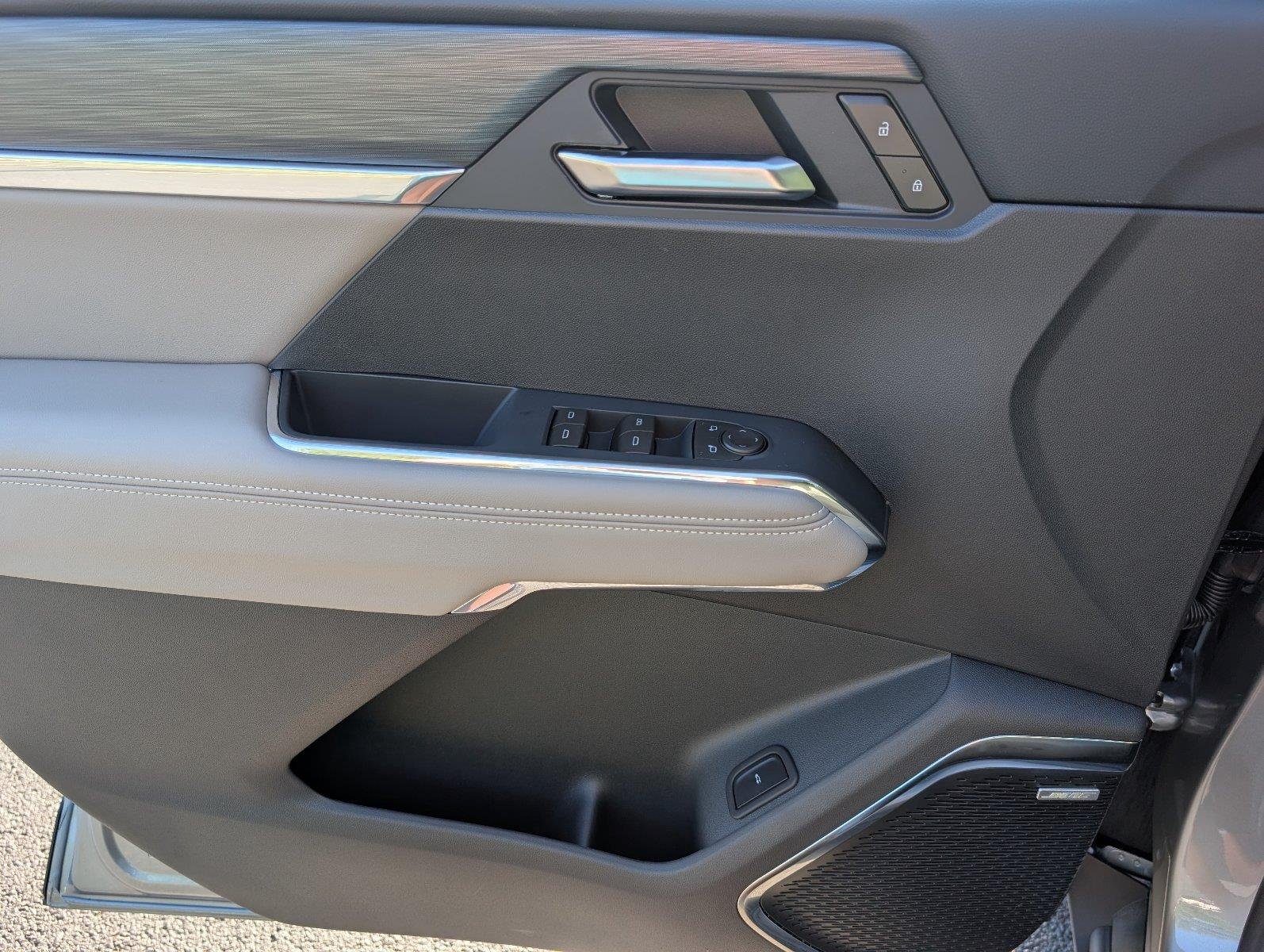 New 2027 Sterling Metallic GMC Elevation image 20