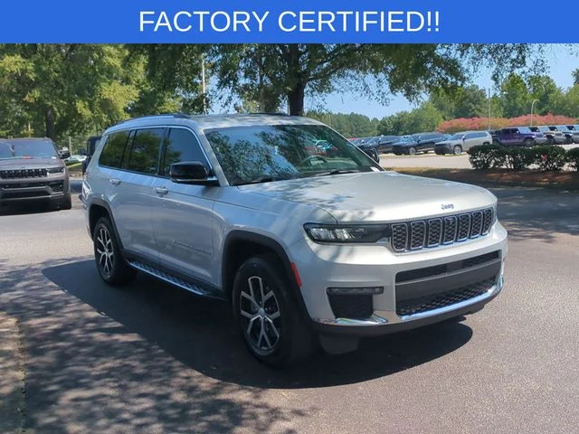 Used 2023 Silver Jeep Limited image 7