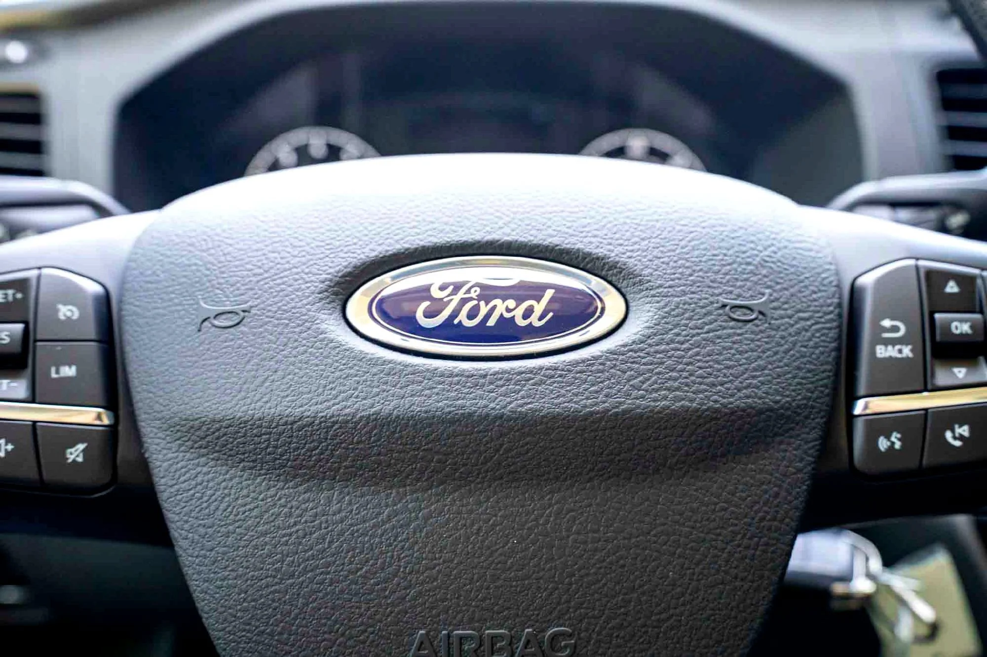 New 2025 Oxford White Ford  image 12