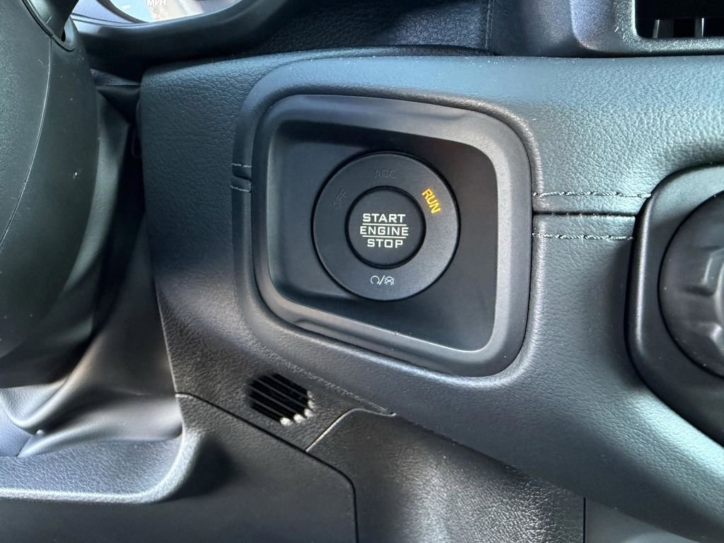 2025 Jeep Wrangler 4-Door Sahara - Photo 24