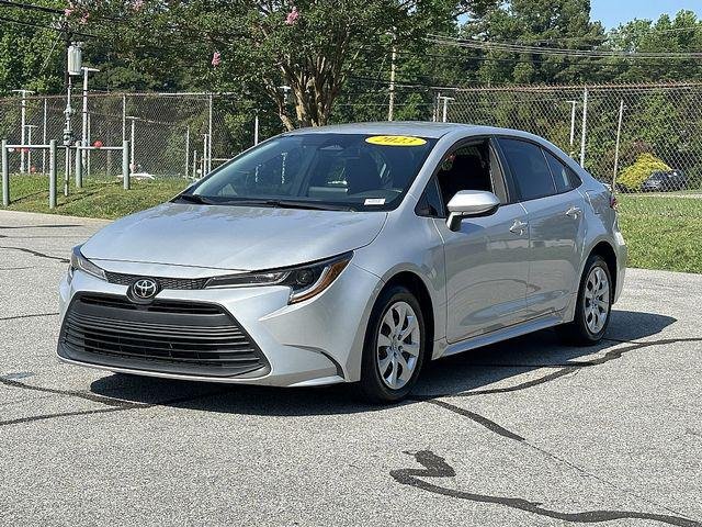 Certified Used 2023 CLASSIC SILVER METALLIC Toyota  image 4