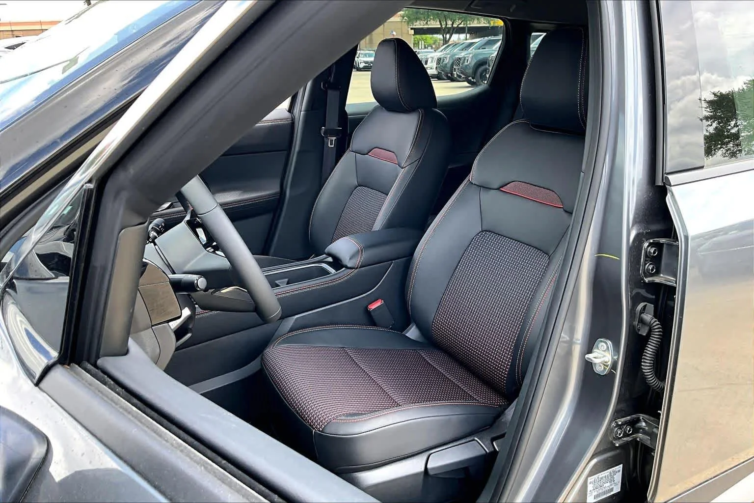 New 2026 Gun Metallic/Super Black Nissan SR image 17