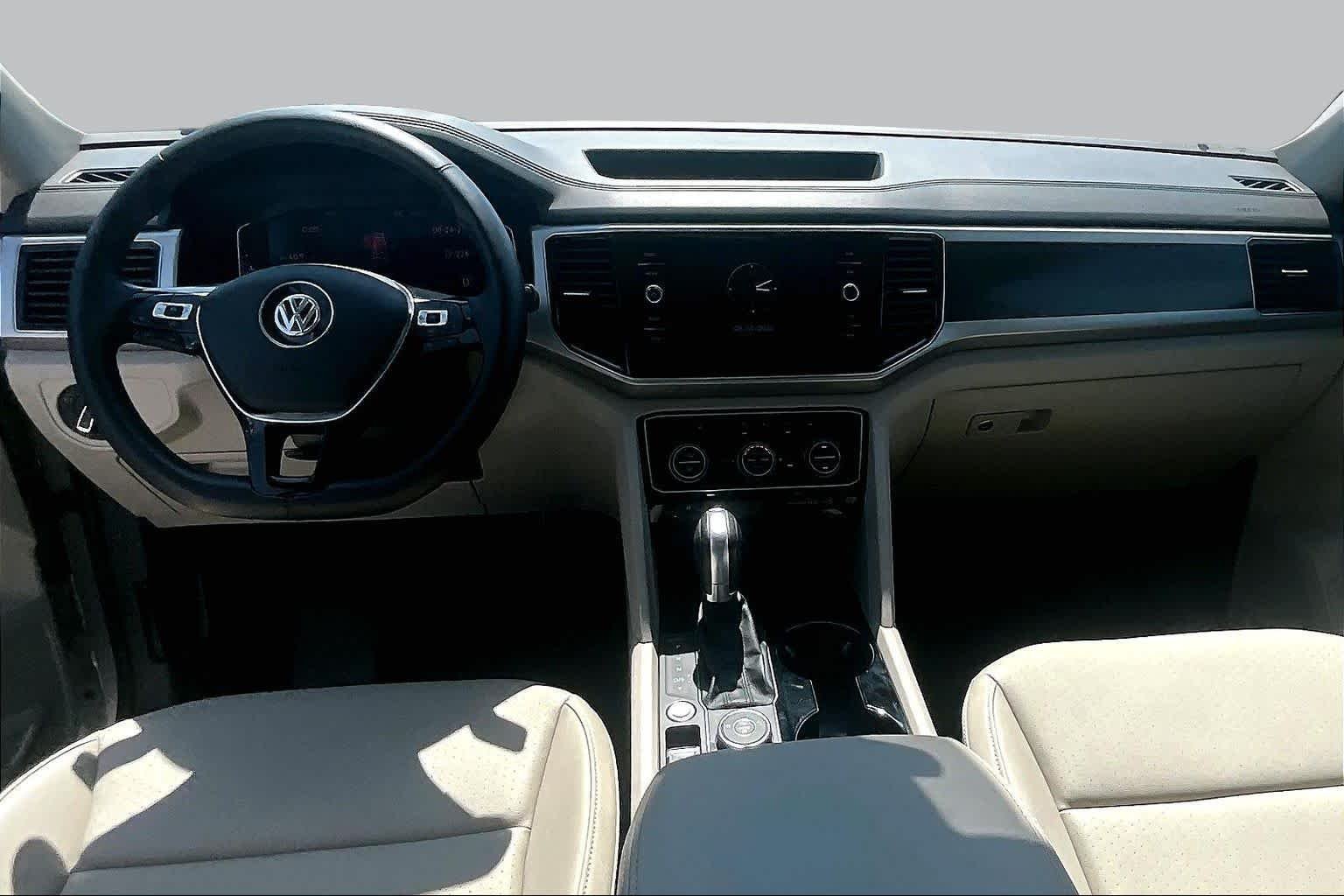 Used 2019 Pure White Volkswagen 3.6L V6 SEL image 14