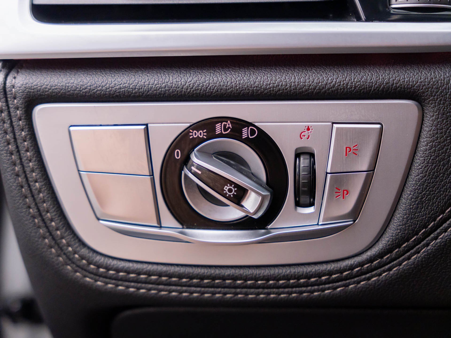 Used 2022 Donington Grey Metallic BMW 750i xDrive image 21