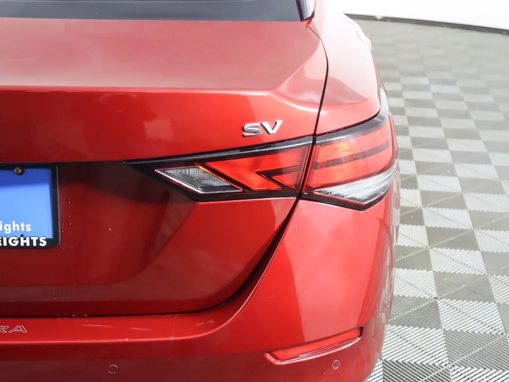 Used 2022 Scarlet Nissan SV image 14