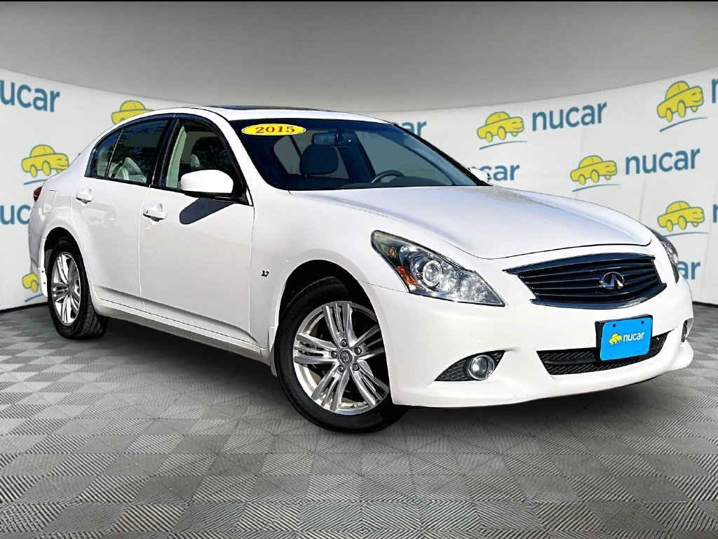 2015 INFINITI Q40