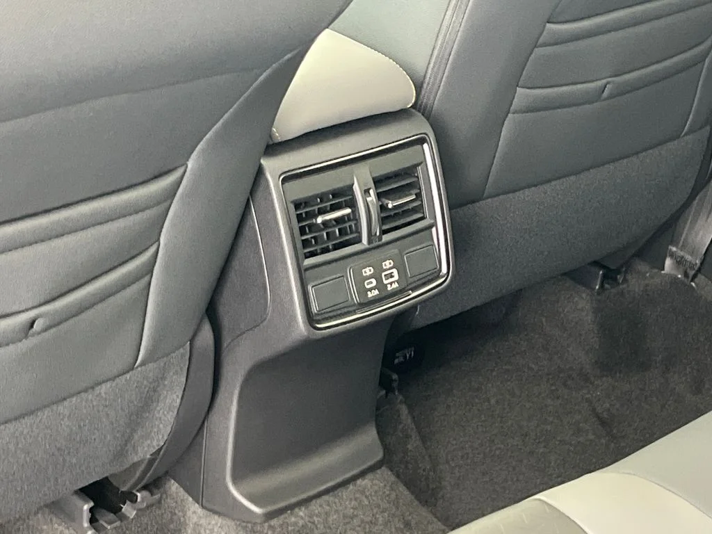 New 2026 CRYSTAL WHITE PEARL Subaru Wilderness image 37
