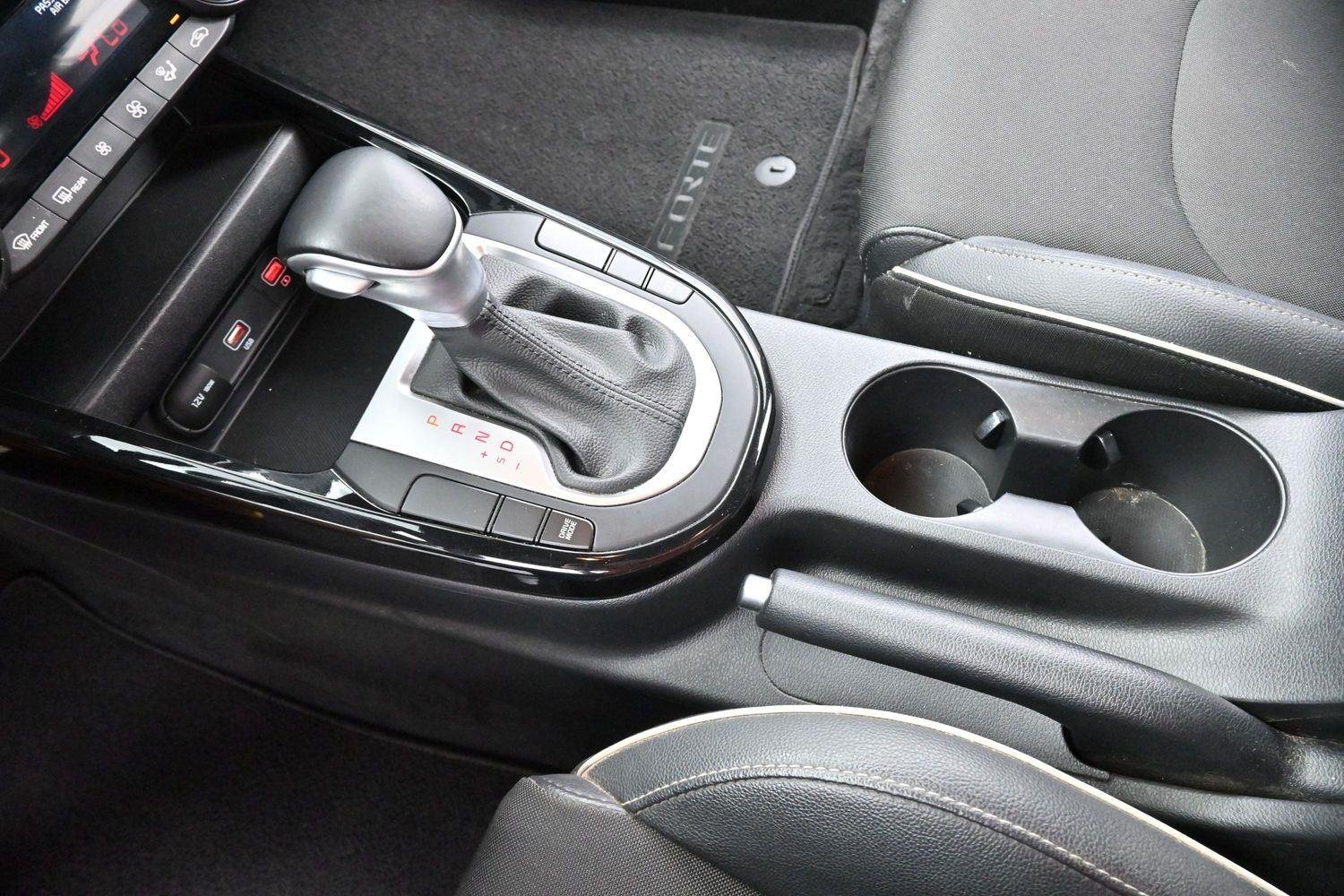 Used 2022 Gravity Gray Kia GT-Line image 25