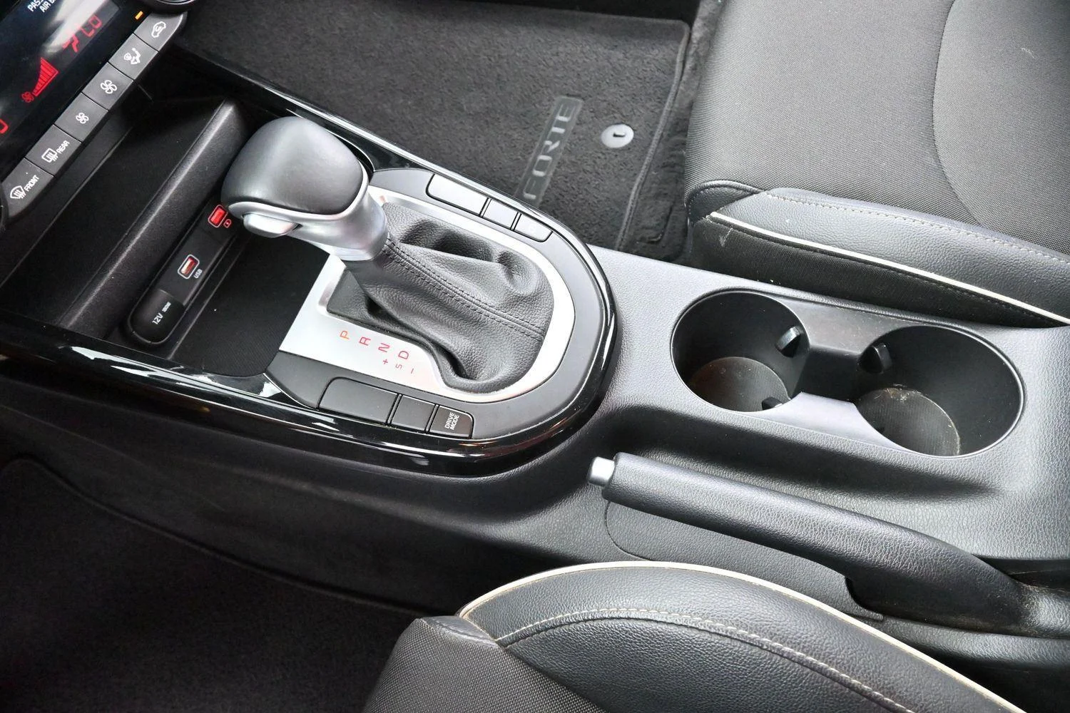 Used 2022 Gravity Gray Kia GT-Line image 25