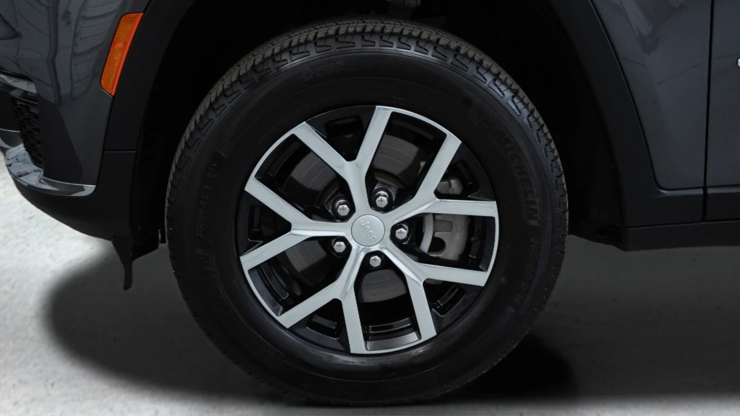 Used 2024 Gray Jeep Limited image 9