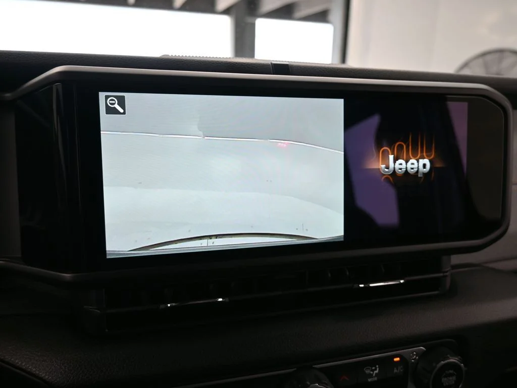 2024 Jeep Gladiator Willys - Photo 18