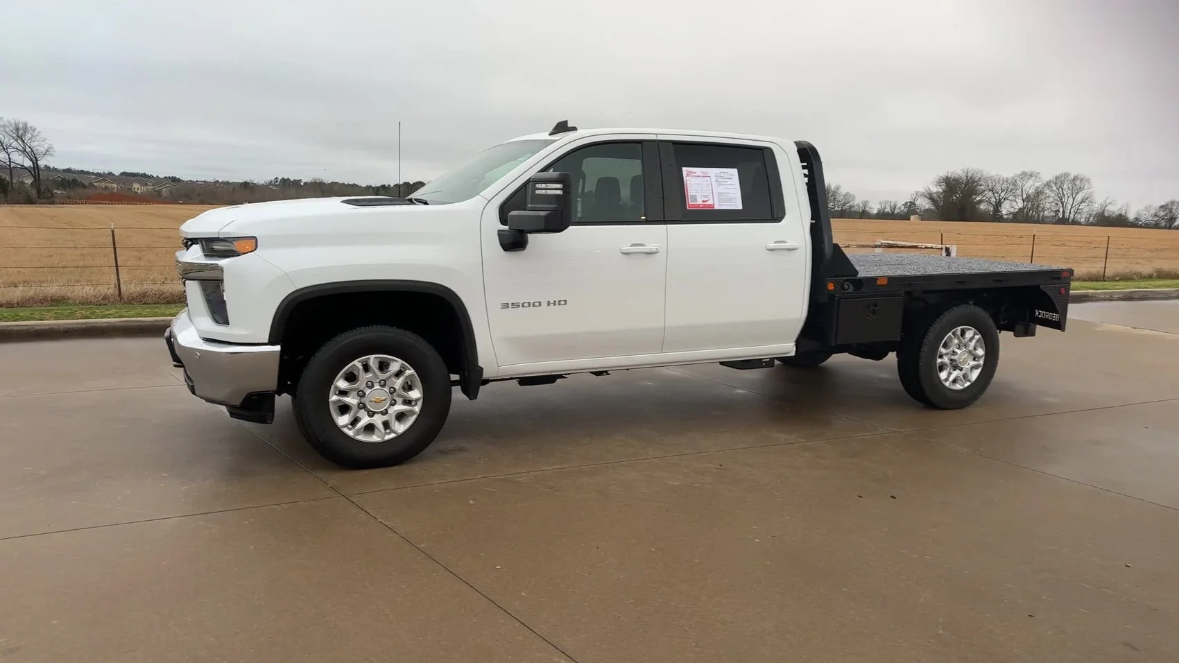 Used 2022 Summit White Chevrolet LT image 4