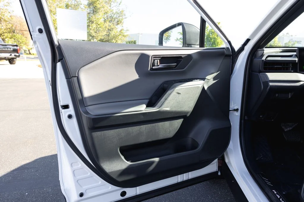 Used 2026 Ice Cap Toyota SE image 13