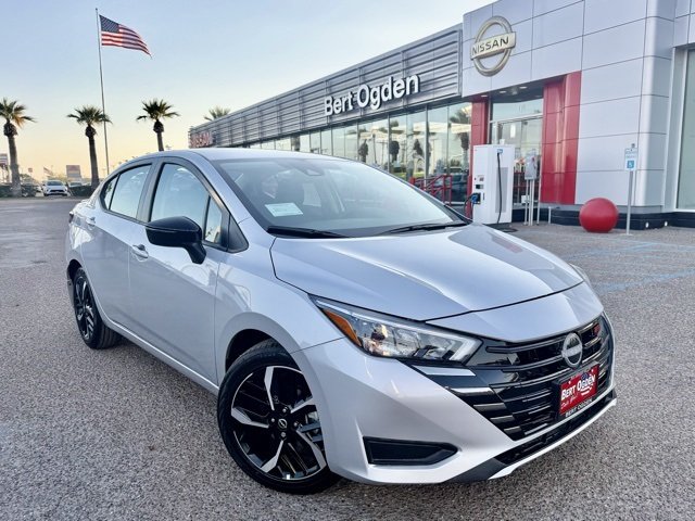 2025 Nissan Versa Sedan SR