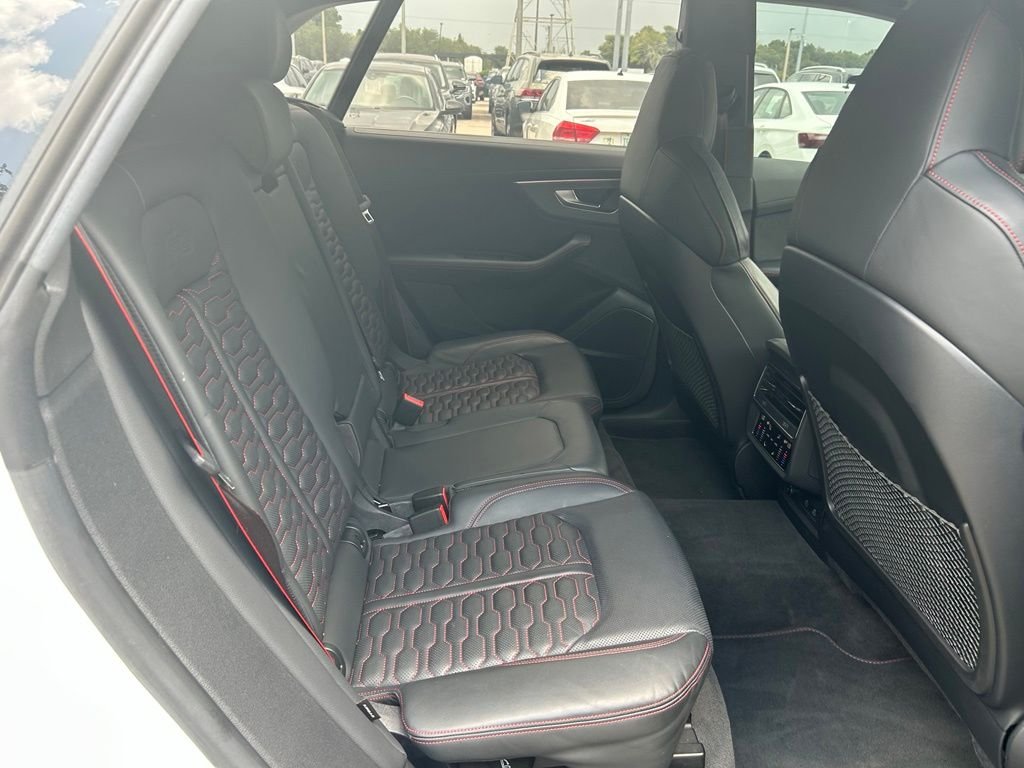 Used 2024  Audi 4.0T image 36