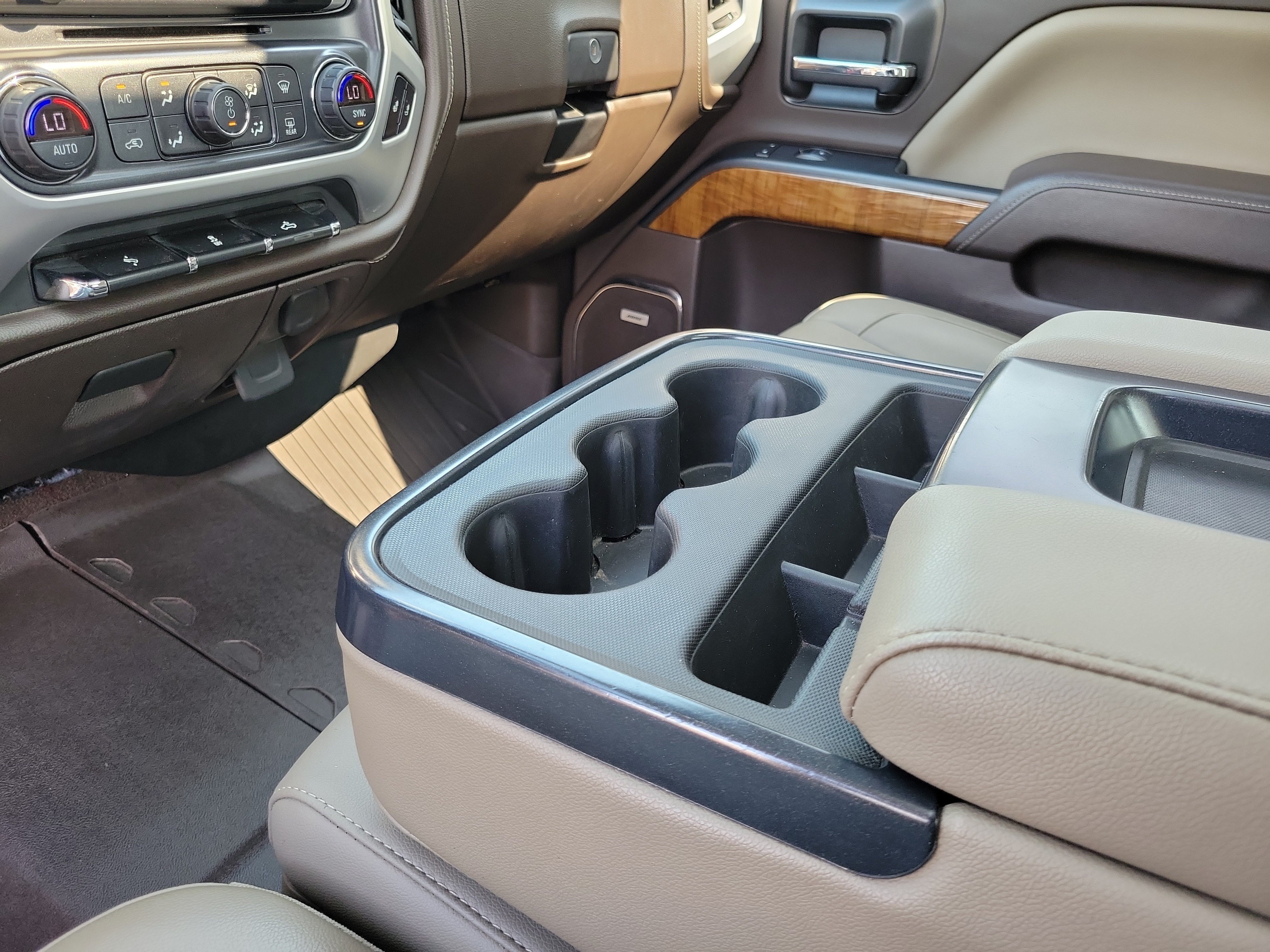 Used 2018 Cardinal Red GMC SLT image 29