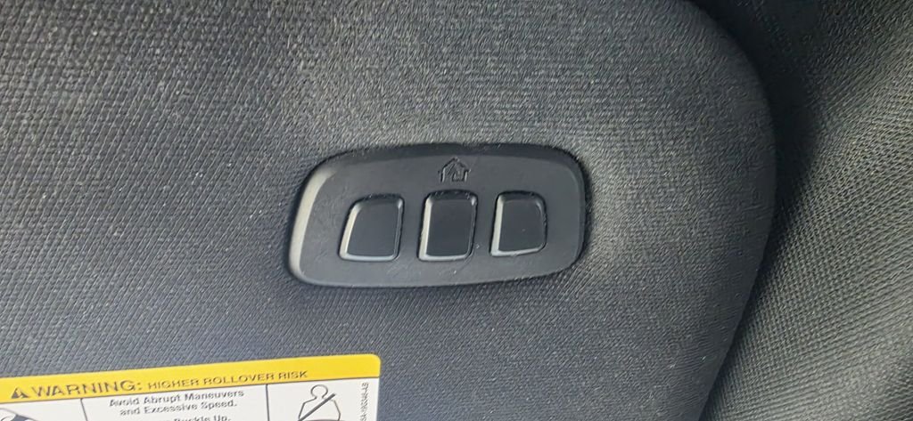 Used 2024 Oxford White Ford Lariat image 27