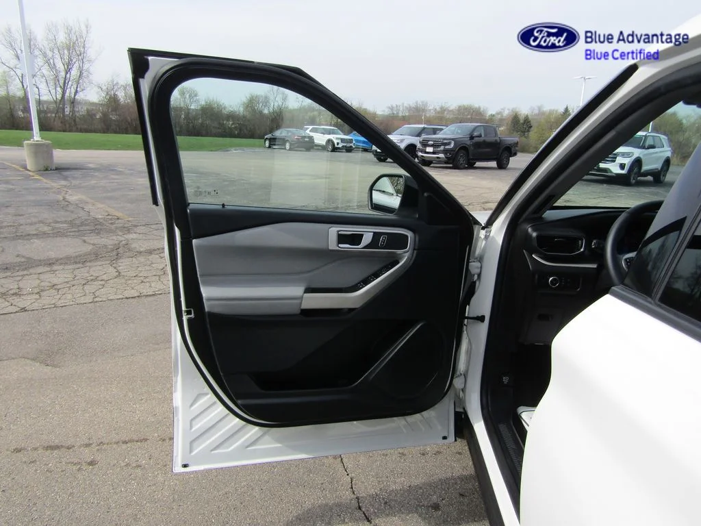 Certified Used 2023 Star White Ford XLT image 29