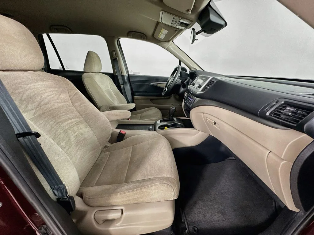 Certified Used 2019 Red Honda LX image 36