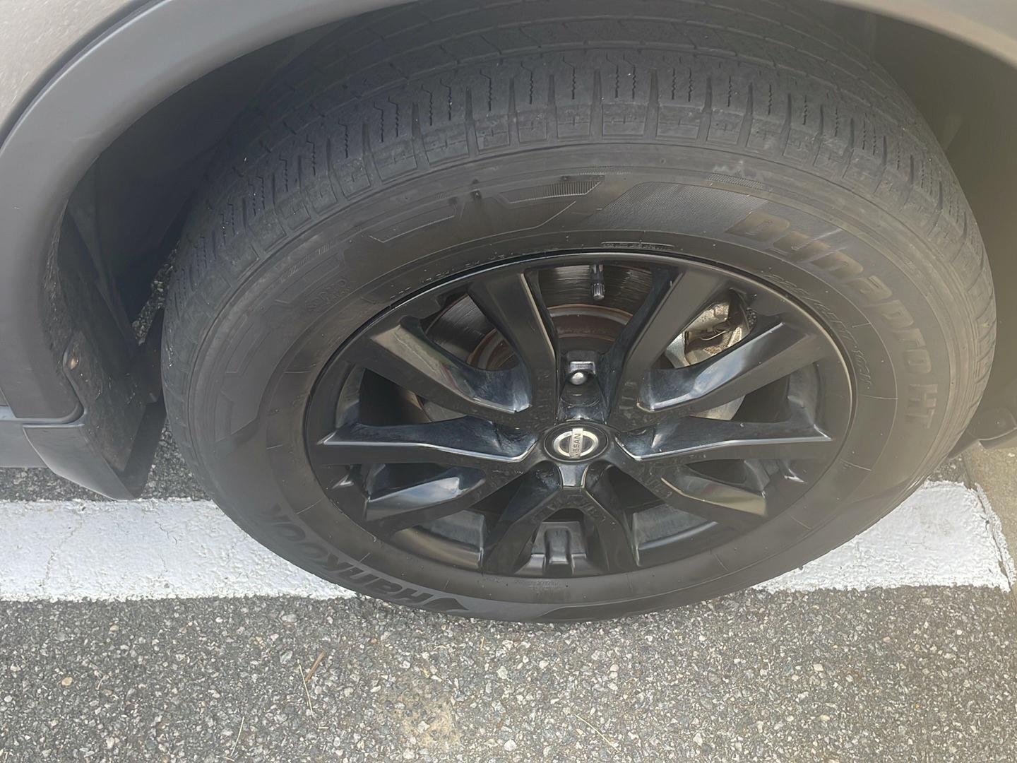 Used 2017 Gun Metallic Nissan SV image 19